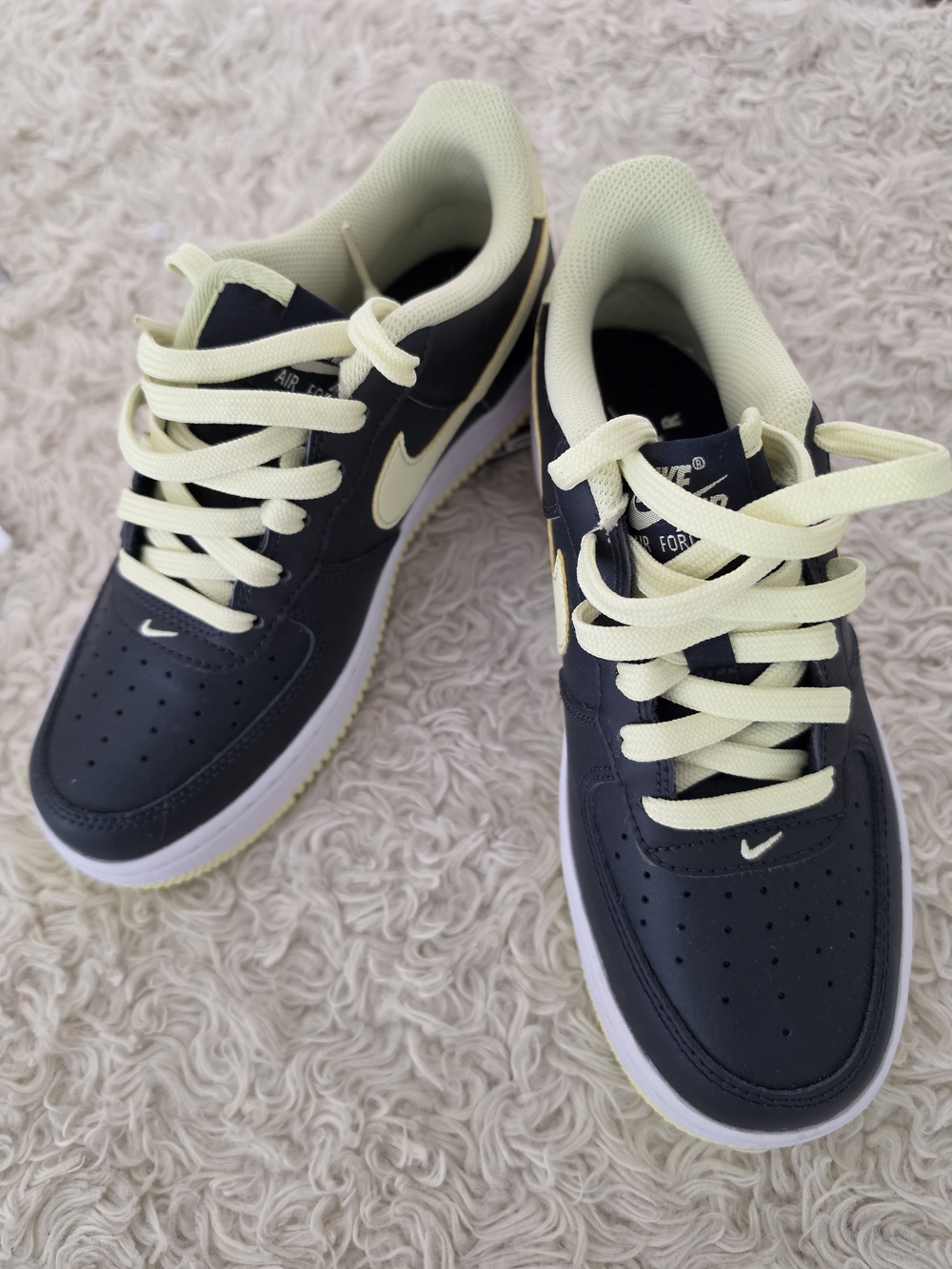 Nike Kids' Navy and Cream Low-Top Sneakers